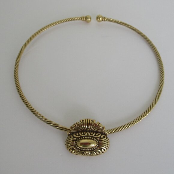 VTG Premier Designs Etched Pendant Gold Tone Collar Choker Slip On Necklace Larg - Picture 3 of 7
